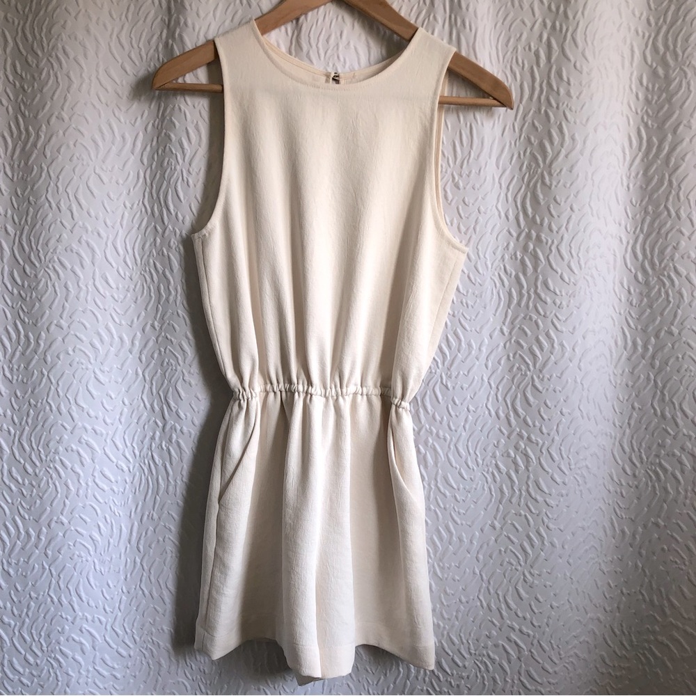 Aritzia Wilfred Light Birch Cinch-Waist 2 Pocket Criss-cross Back Rive Romper - Picture 4 of 16